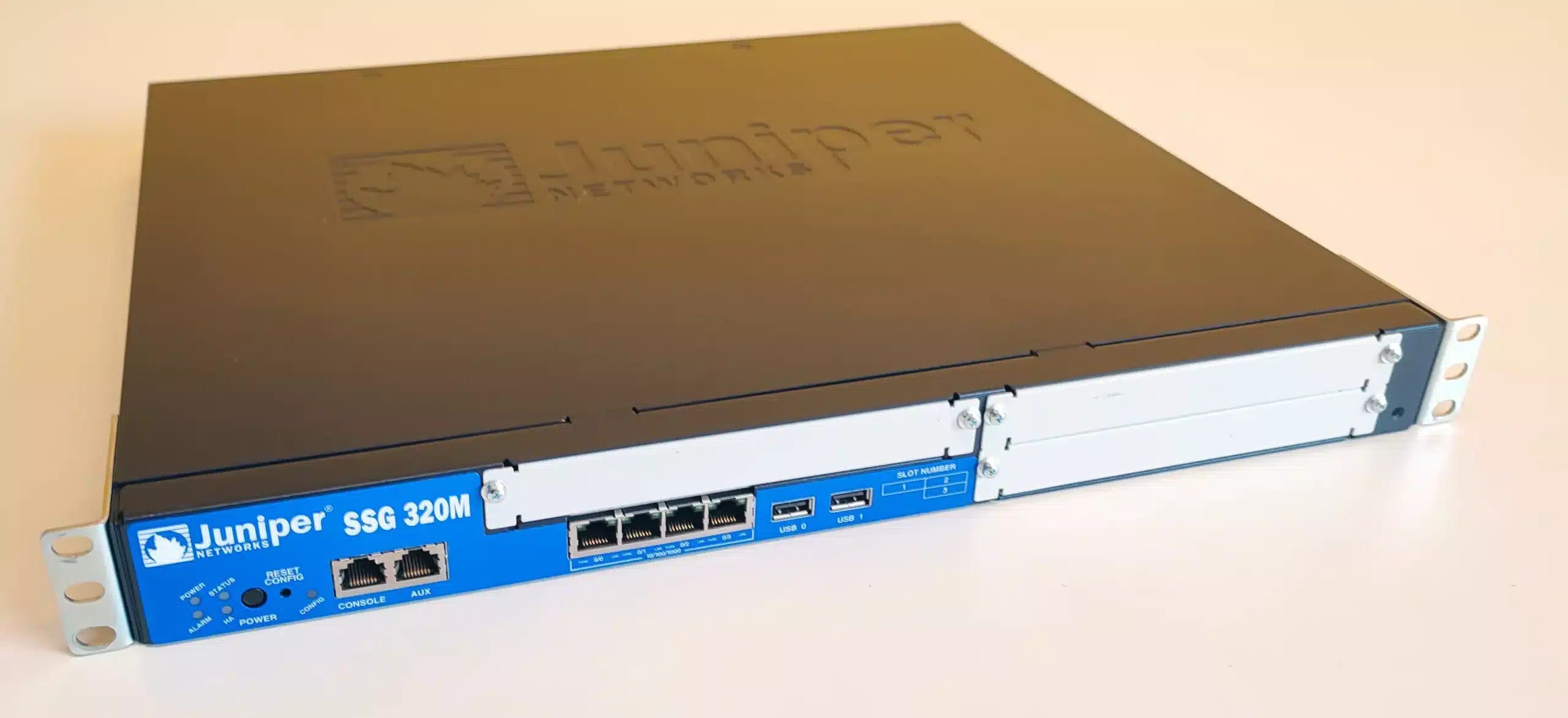 Juniper SSG-320M Juniper SSG-320M